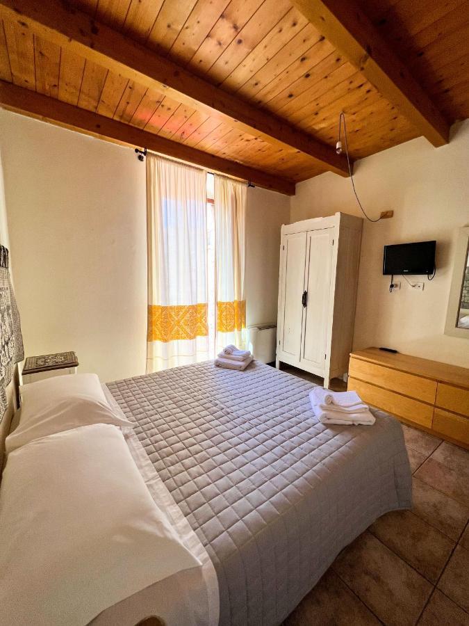Hotel La Vecchia Torre à Bosa Extérieur photo