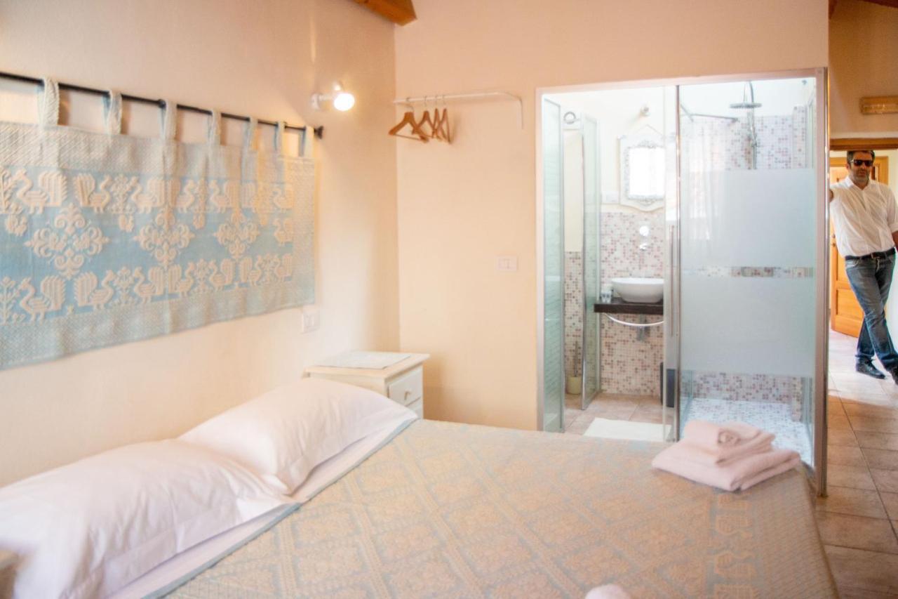 Hotel La Vecchia Torre à Bosa Extérieur photo