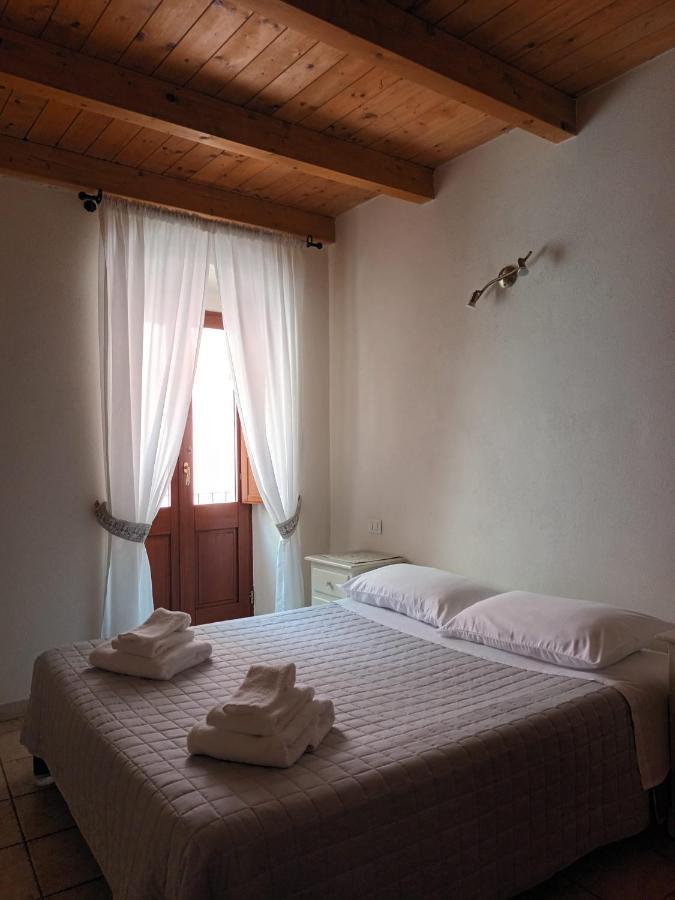 Hotel La Vecchia Torre à Bosa Extérieur photo