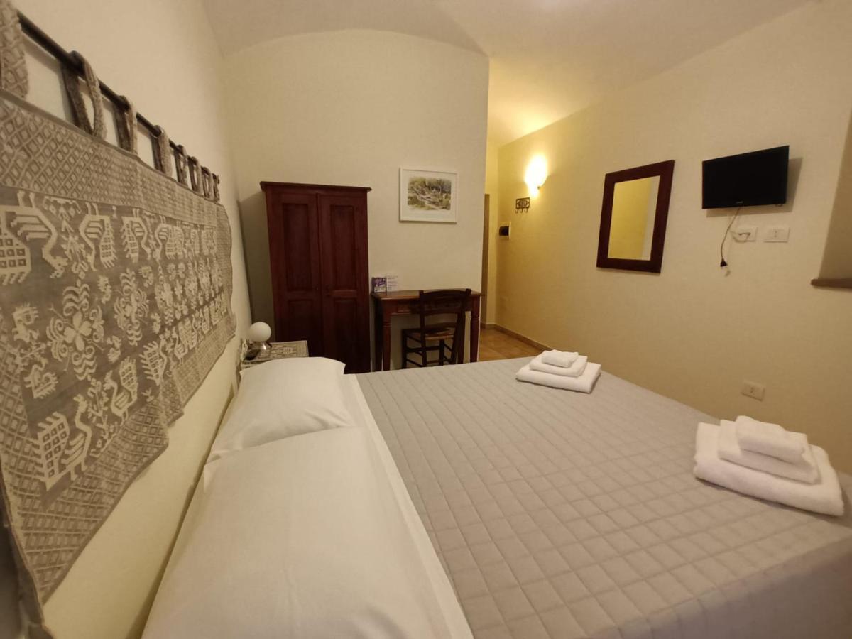 Hotel La Vecchia Torre à Bosa Extérieur photo