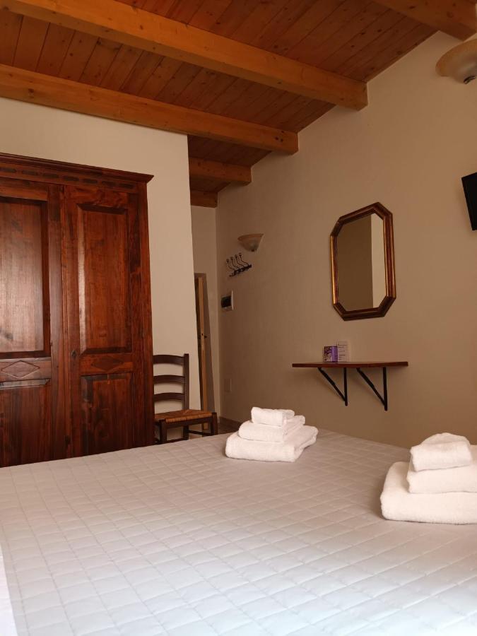 Hotel La Vecchia Torre à Bosa Extérieur photo